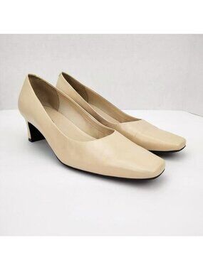 Easy Spirit Nude Leather Low Heel Pumps